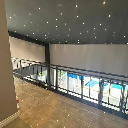 Villa 5-bedroom Luxury With Private Pool & Garden *
