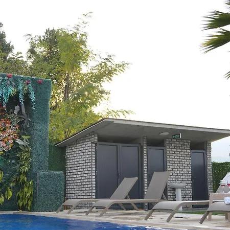 Villa 5-bedroom Luxury With Private Pool & Garden *