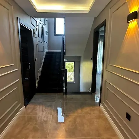 Villa 5-bedroom Luxury With Private Pool & Garden *