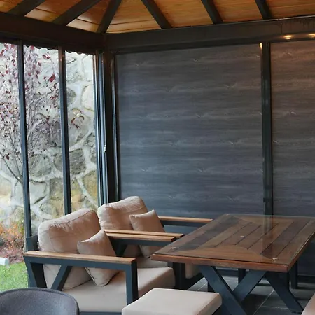 5-bedroom Luxury With Private Pool & Garden