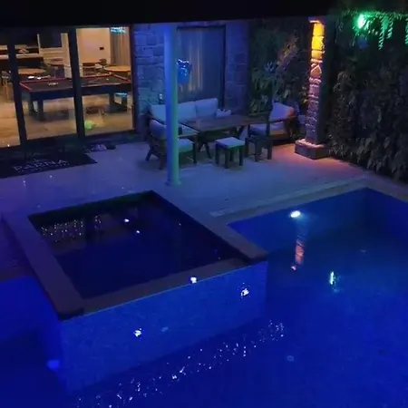 Villa 5-bedroom Luxury With Private Pool & Garden *